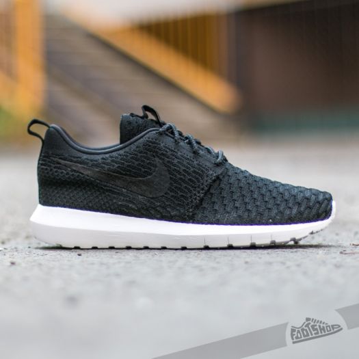 M nner Nike Roshe Natural Motion Flyknit Black Black White Footshop