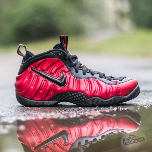 Red and black foamposites top