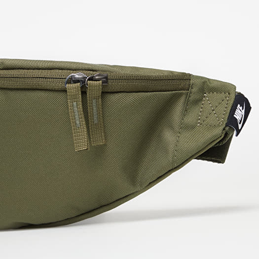 Olive green nike fanny pack 2025