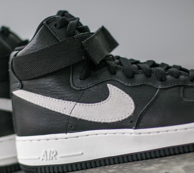Scarpe uomo Nike Air Force 1 High Retro QS Black/ Summit White