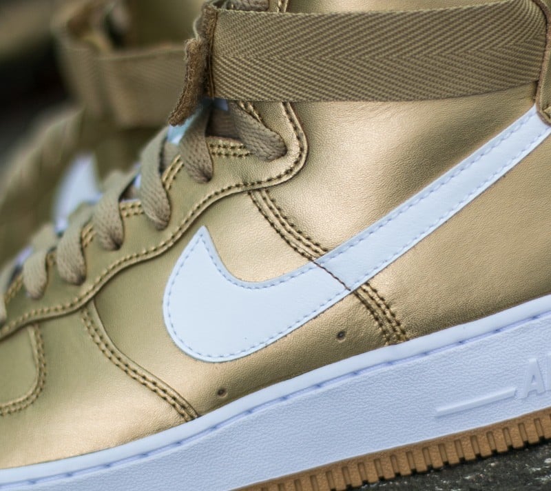Nike air force 1 high mens gold hot sale