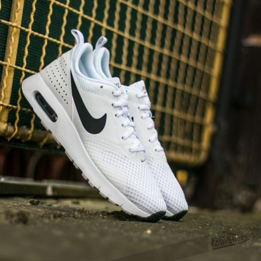 Nike air tavas womens 2025