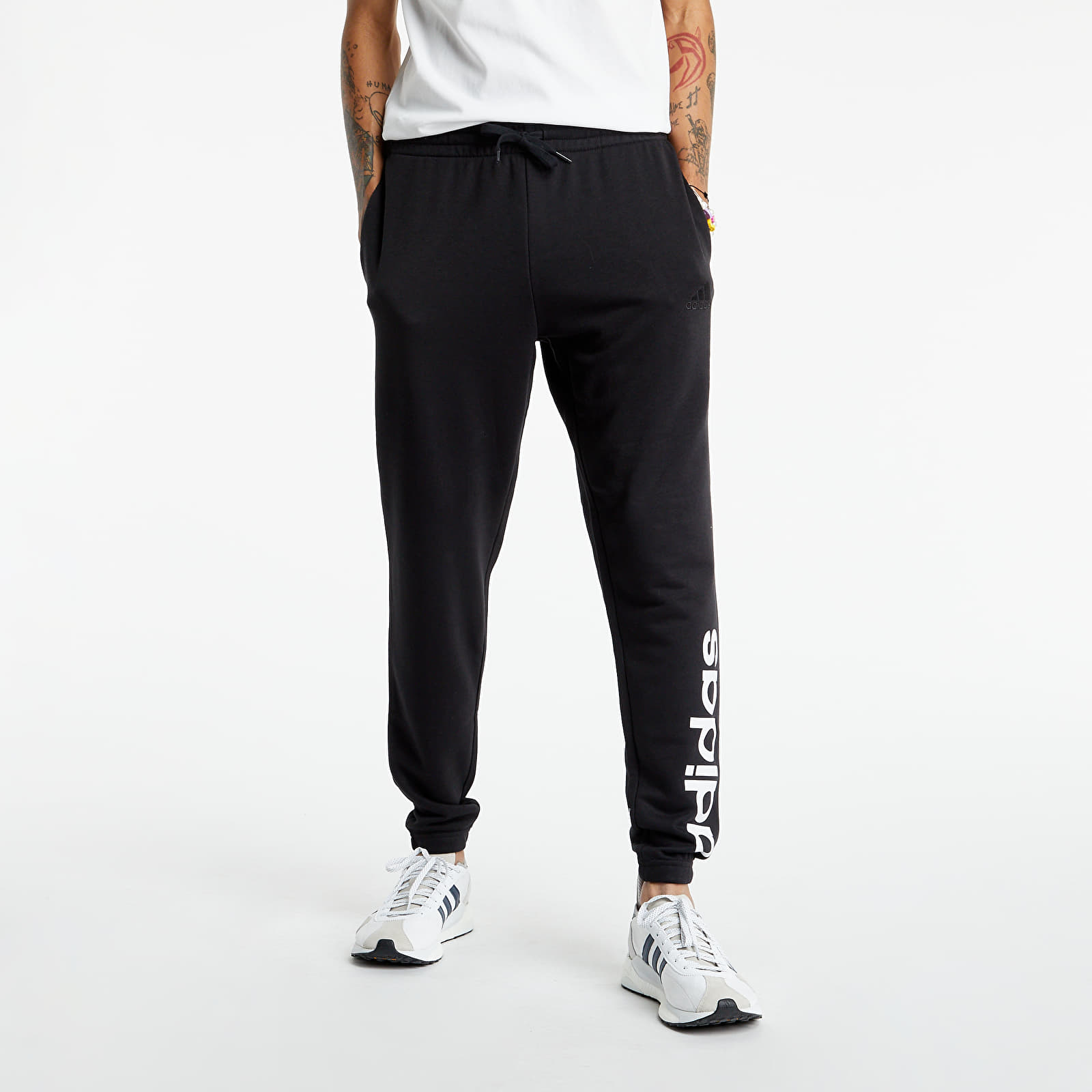 Džínsy a nohavice adidas French Terry Tapered Elastic Cuff Logo Joggers Black