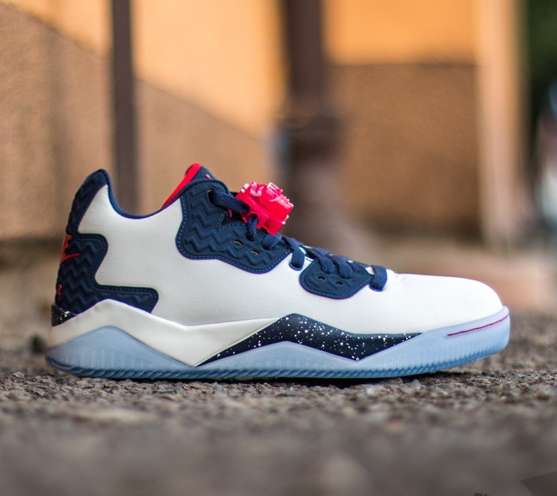 Air jordan top spike forty low