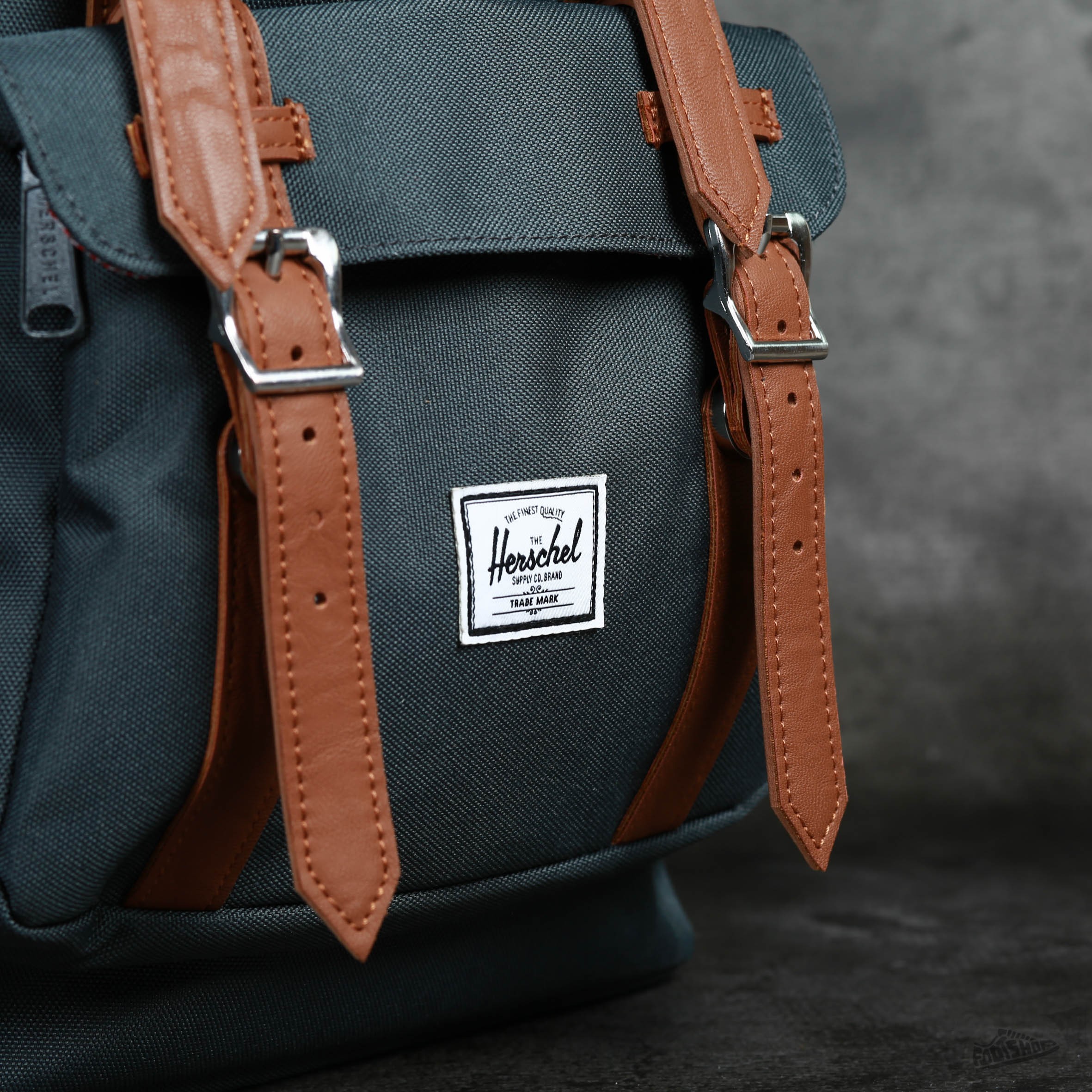 Herschel little top america dark shadow