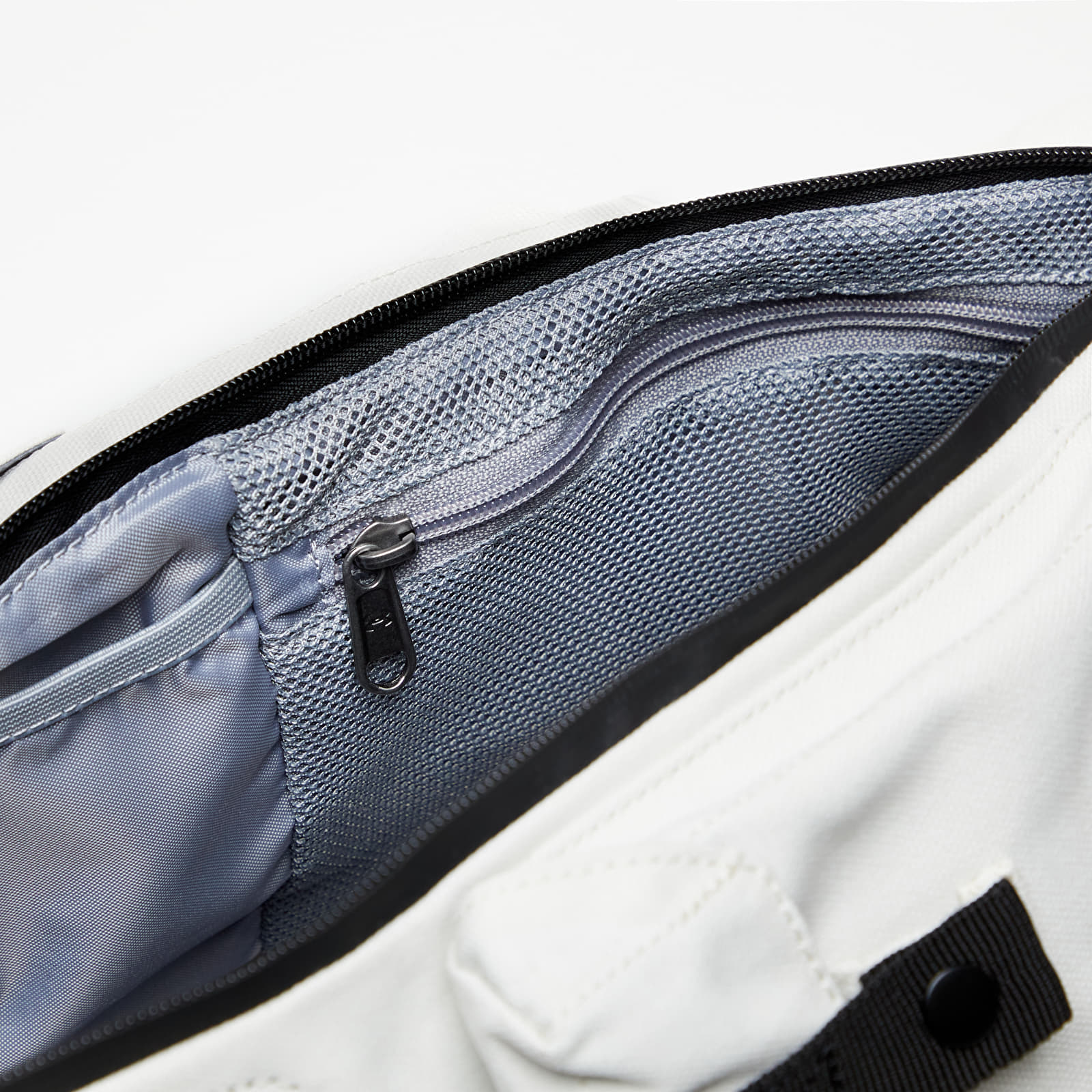 Hátizsákok Under Armour Project Rock 60 Gym Bag Summit White/ Black/ Black