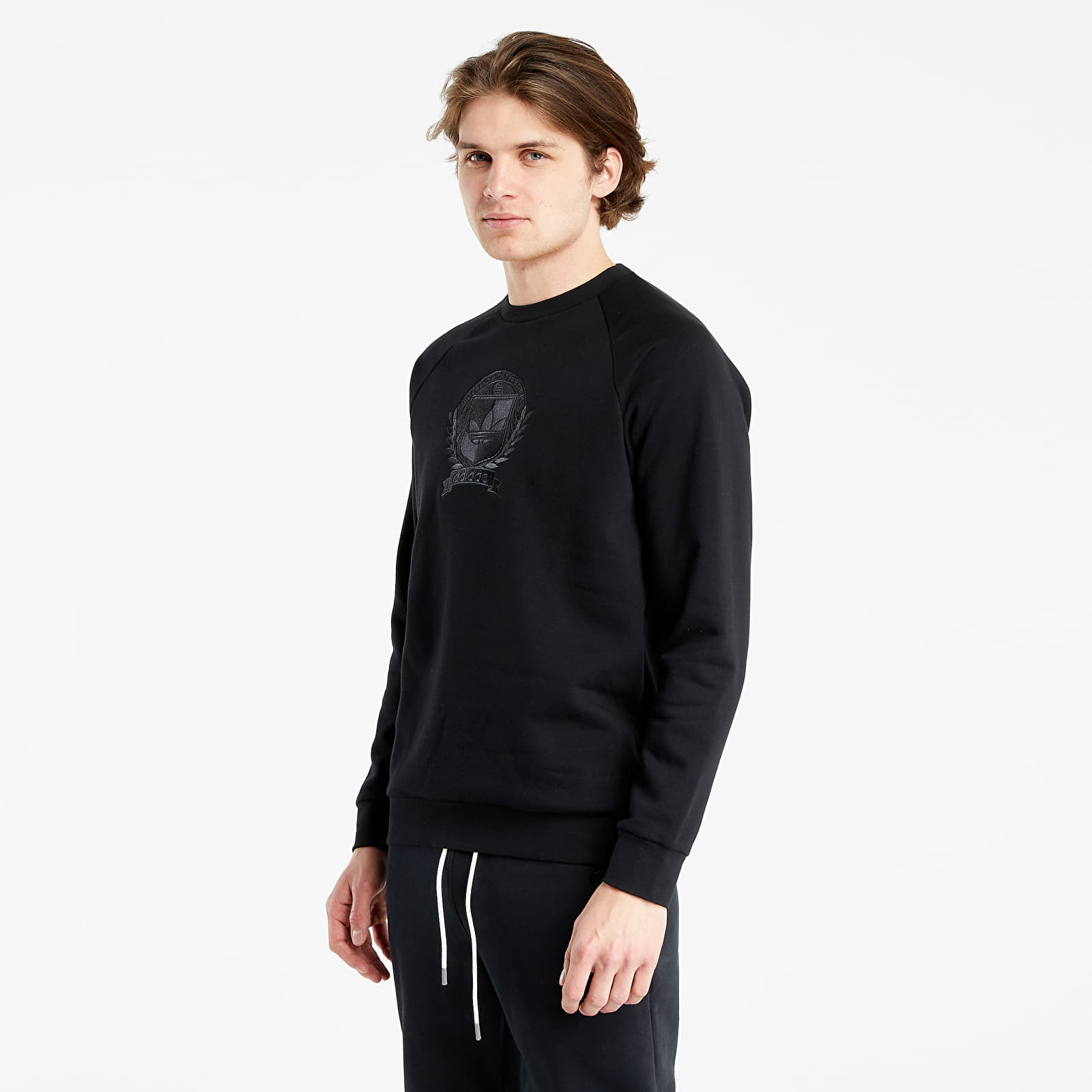 Hoodies and sweatshirts adidas Originals Collegiate Crest Crew Sweatshirt Black