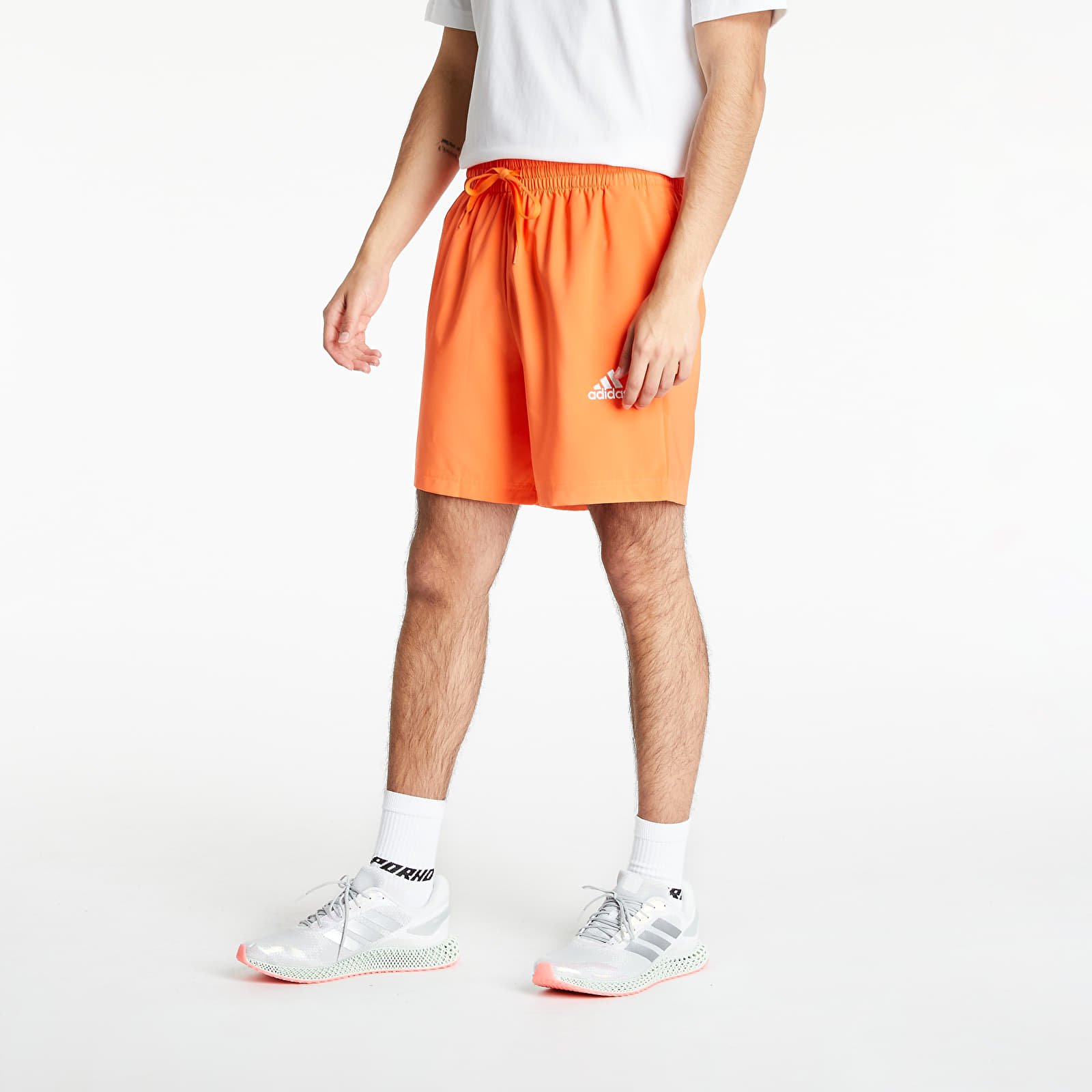 Pantalones cortos adidas Performance AEROREADY Essentials Chelsea Small Logo Shorts True Orange/ White