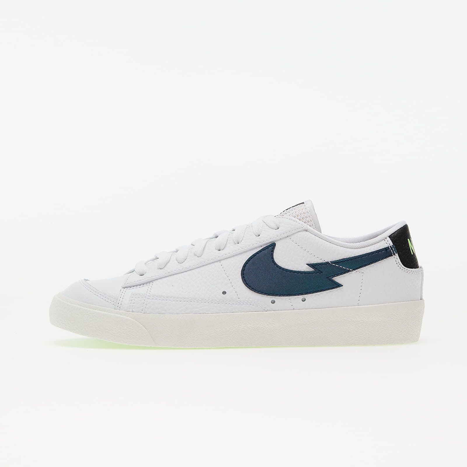 Încălțăminte și sneakerși pentru bărbați Nike Blazer Low '77 White/ Aquamarine-Lime Glow-Off Noir