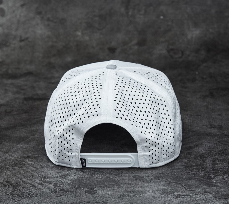Sapkák Nike SB Perforate Trucker White