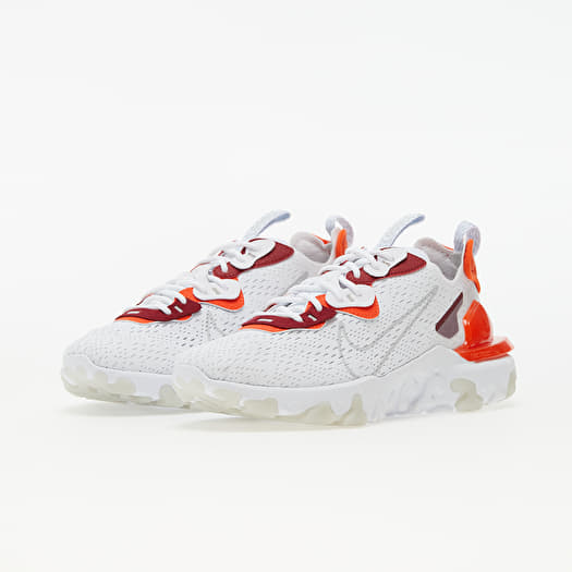 White and outlet red nike reacts