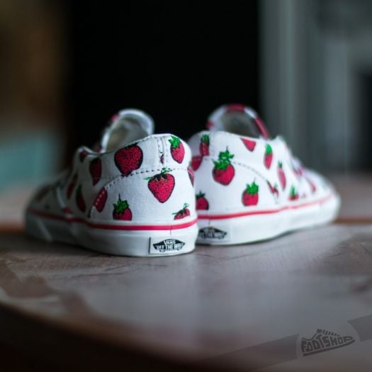Vans slip best sale on strawberry