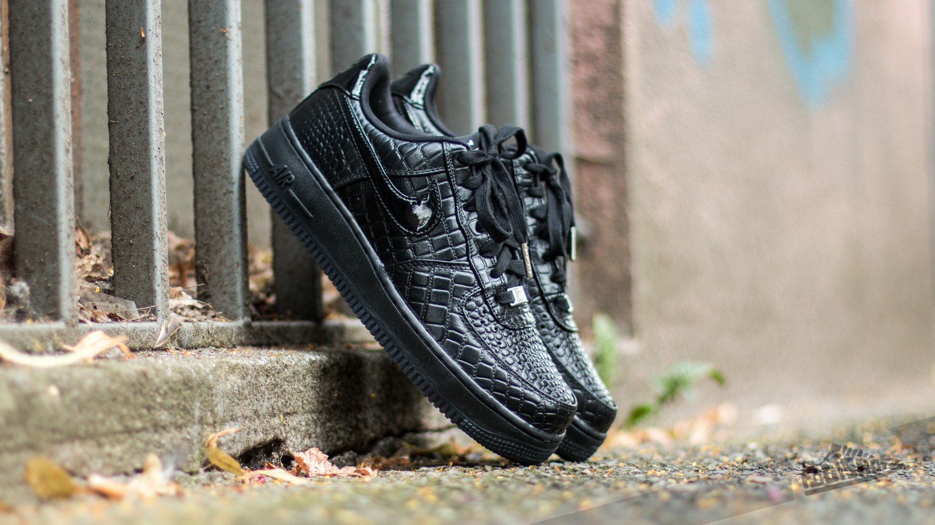 Nike air force 1 black metallic silver new arrivals