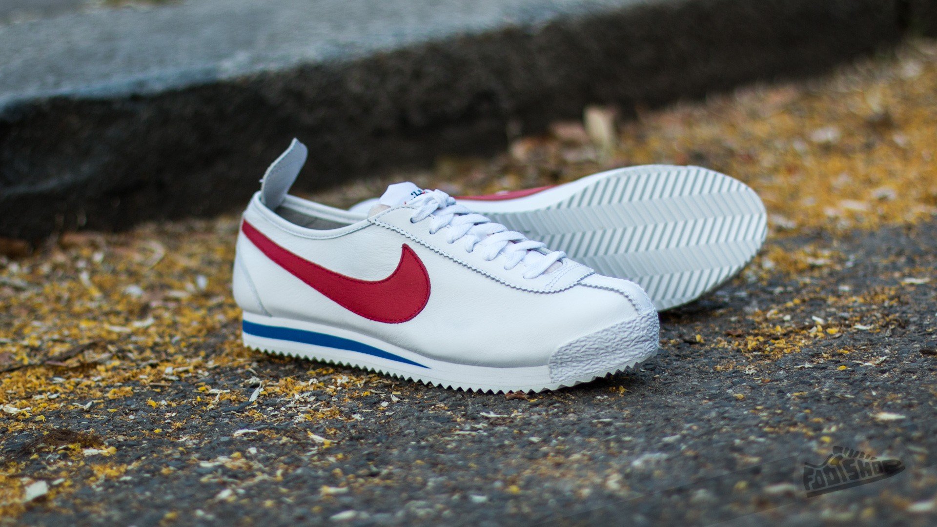 Women s shoes Nike Wmns Cortez 72 White Varsity Red Game Royal Footshop