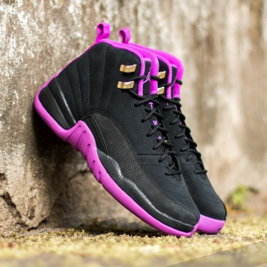 Hyper violet jordan 12 deals