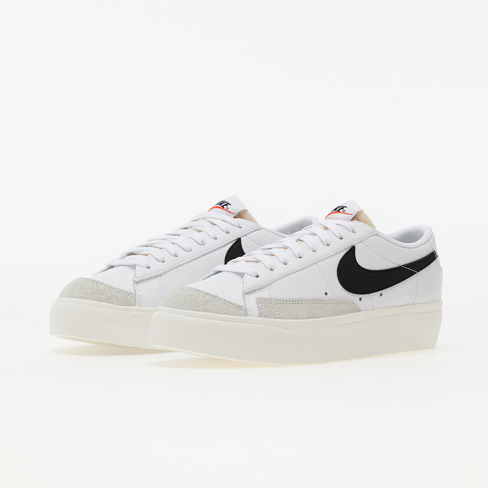 Damesko Nike W Blazer Low Platform White/ Black-Sail-Team Orange