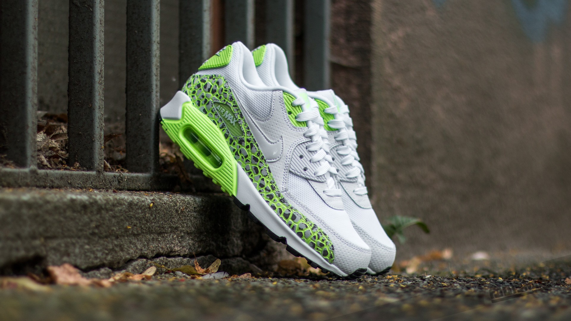 Dámské tenisky a boty Nike Wmns Air Max 90 Premium White/ White-Ghost Green 
