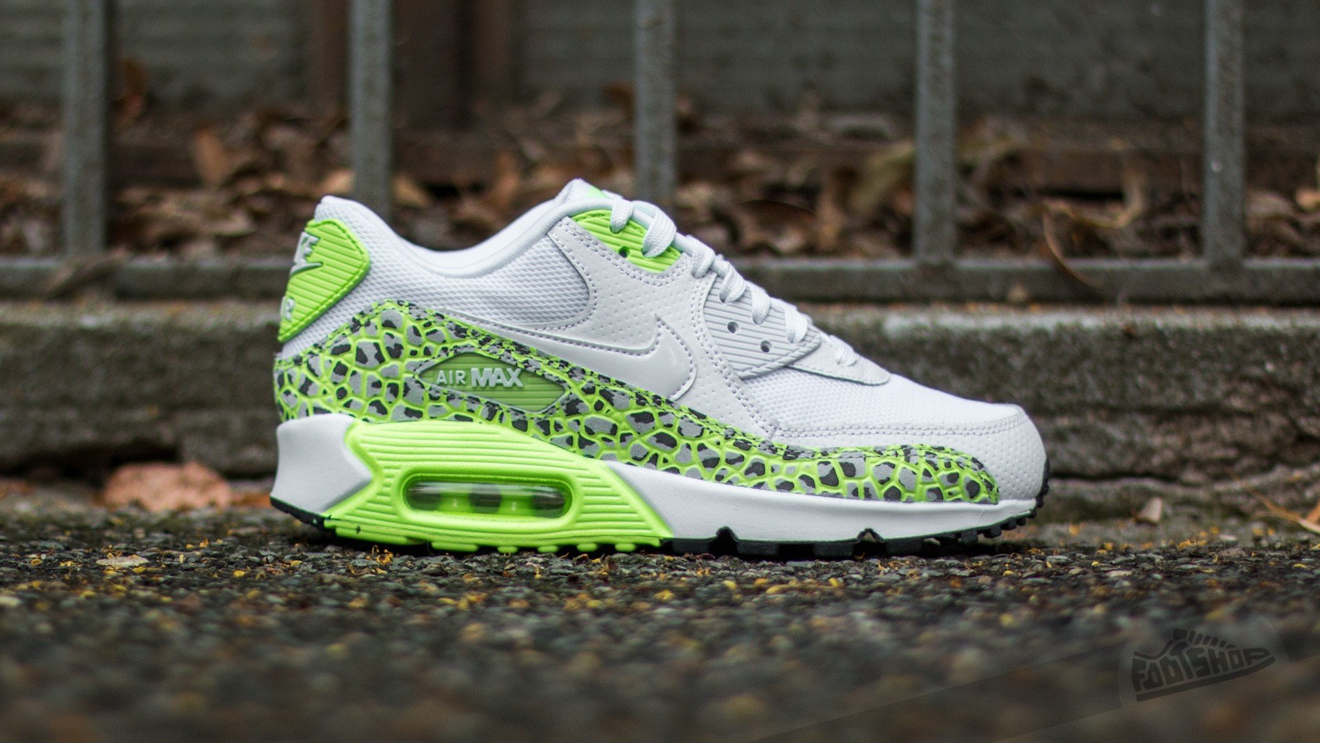 Zapatillas mujer Nike Wmns Air Max 90 Premium White/ White-Ghost Green 
