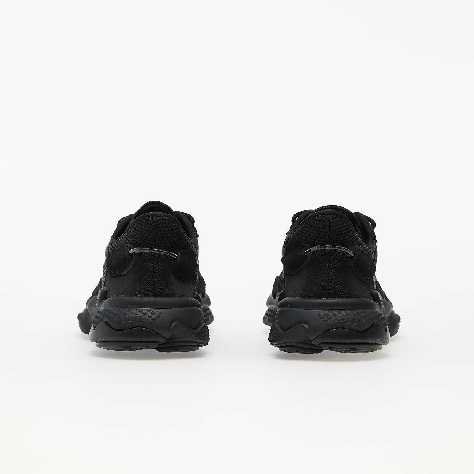Zapatillas Hombre adidas Ozweego Core Black/ Core Black/ Grey Five