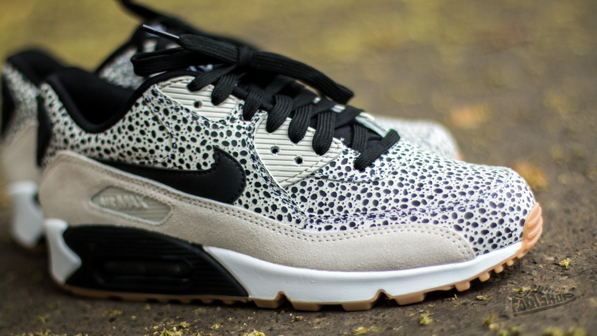 Жіноче взуття Nike Wmns Air Max 90 Prem White/ Black-Gum Light Brown