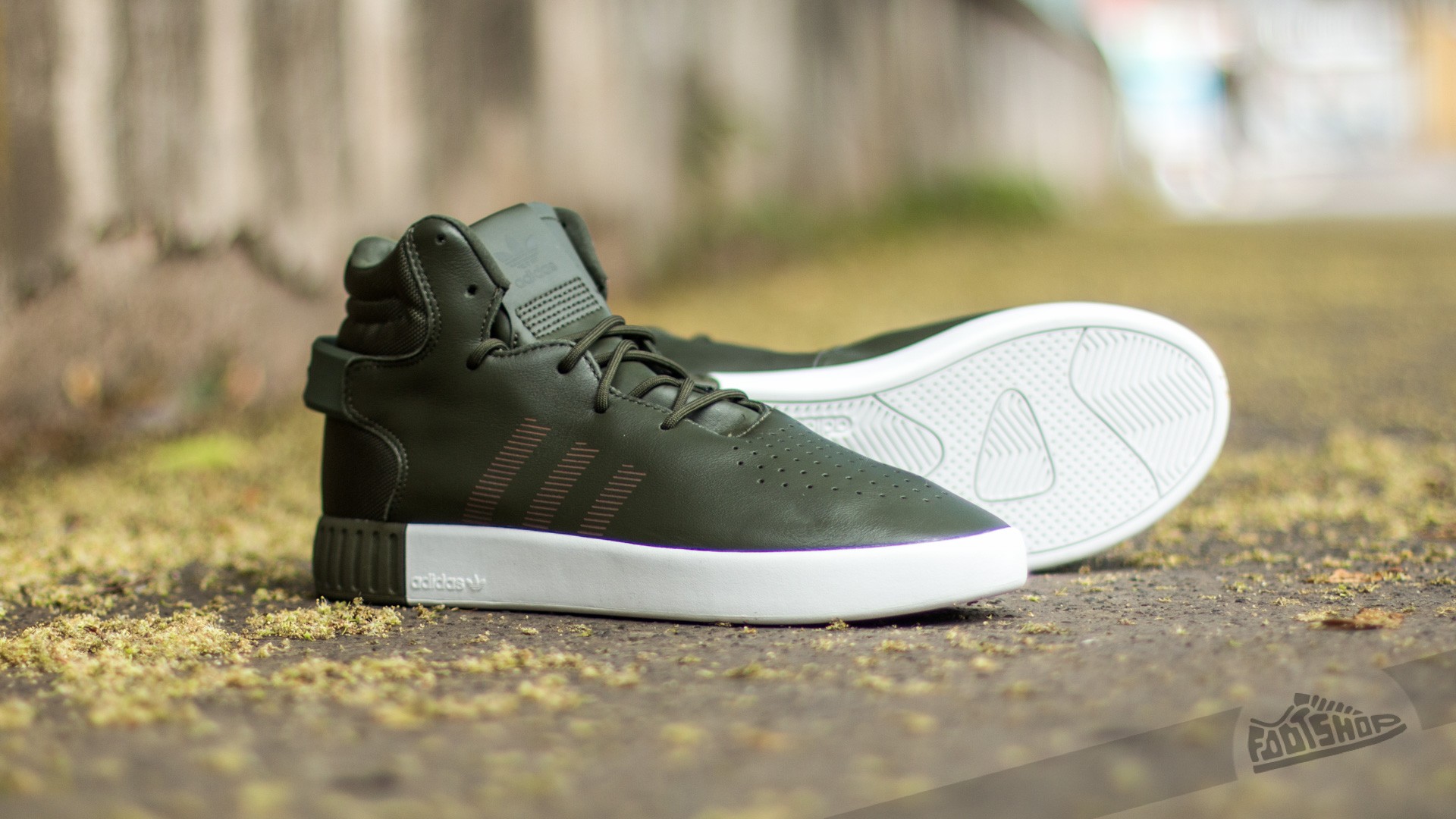 Adidas originals tubular invader onix online
