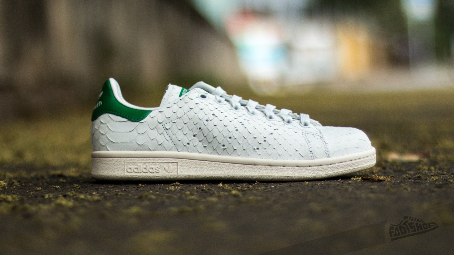 Дамски кецове и обувки adidas Stan Smith W Crystal White/ Crystal White/ Green