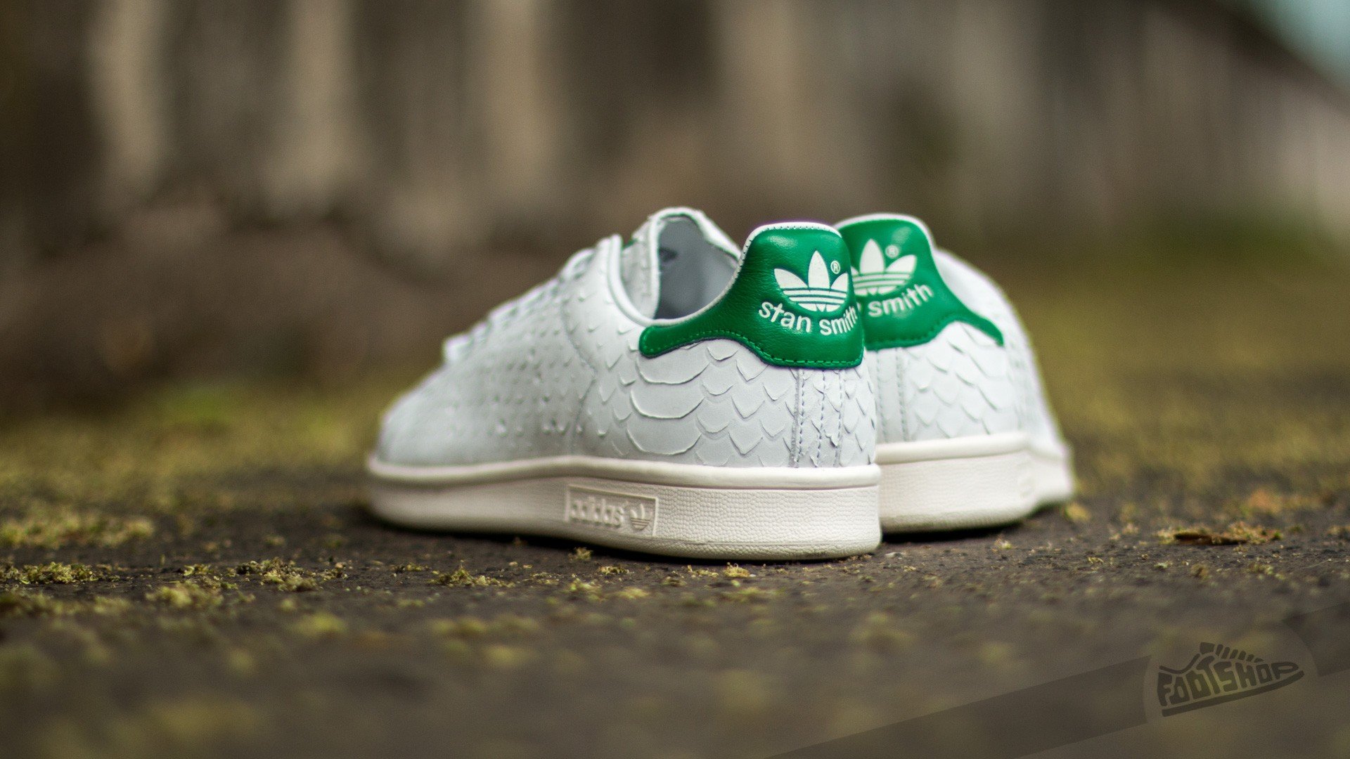 Дамски кецове и обувки adidas Stan Smith W Crystal White/ Crystal White/ Green