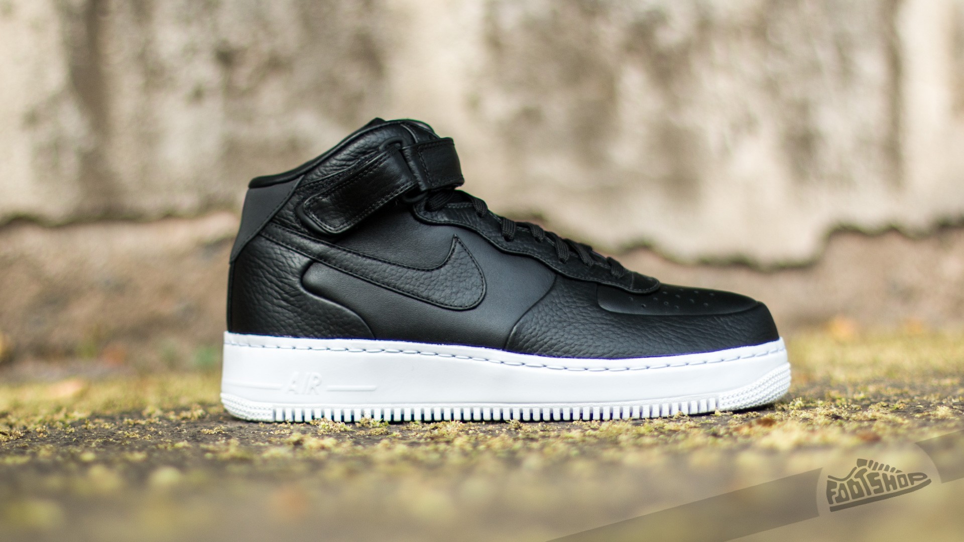 Nikelab air force 1 mid black sale