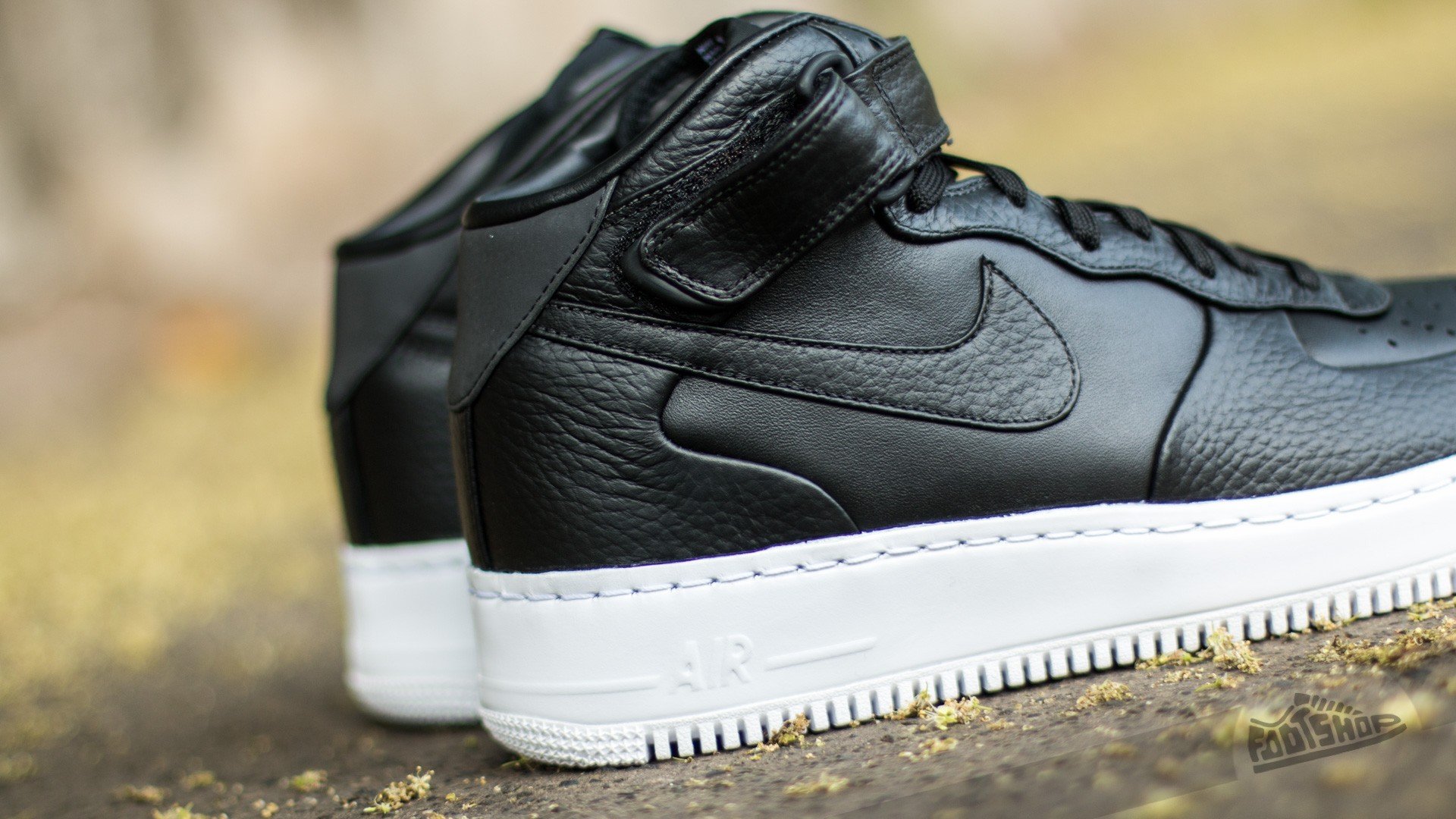 Férfi cipők NIKELAB Air Force 1 Mid Black/ Black-White