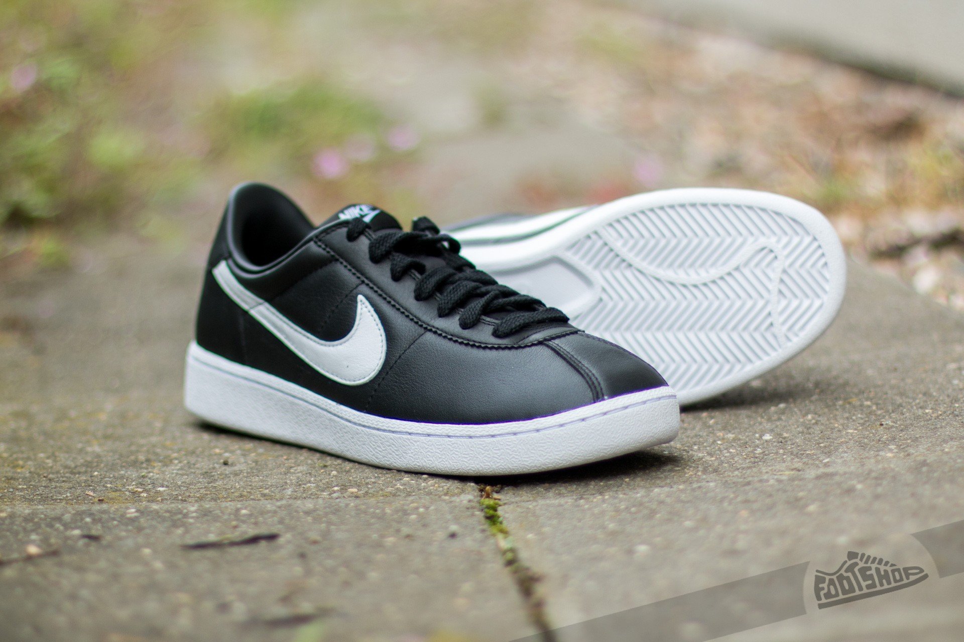 Men s shoes Nike Bruin QS Black White Black Footshop