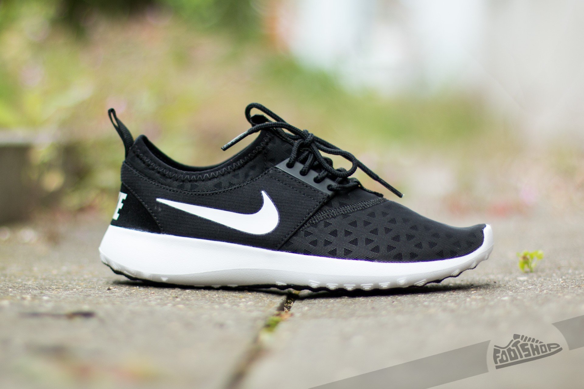 Nike women's sales juvenate lifestyle shoes