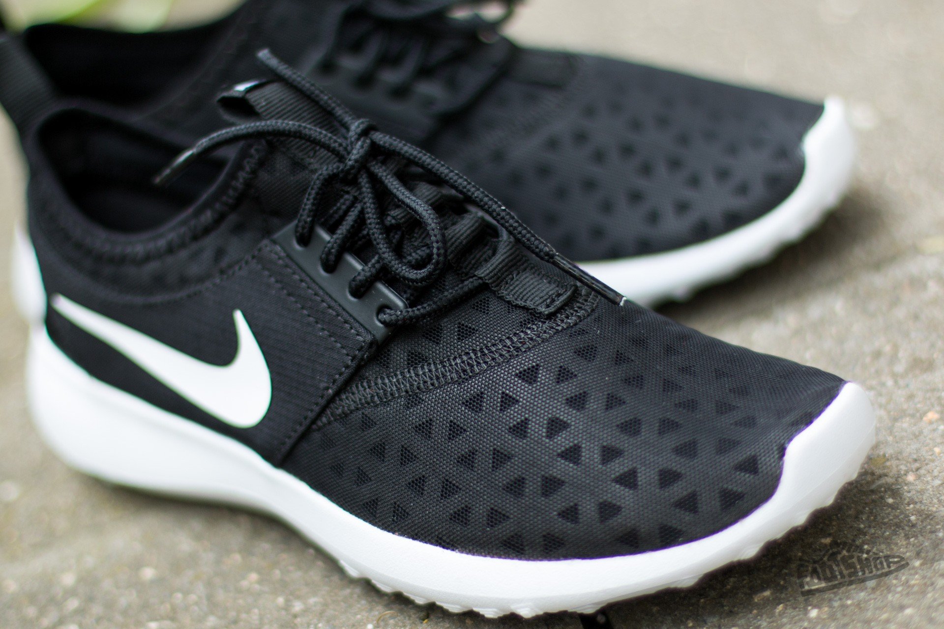 Damen Sneaker und Schuhe Nike Wmns Juvenate Black/ White