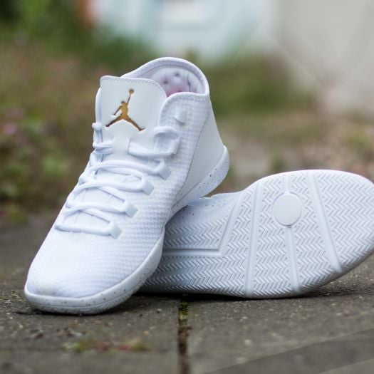 Men s shoes Jordan Reveal White Metalic Gold Coin White Infrared Footshop