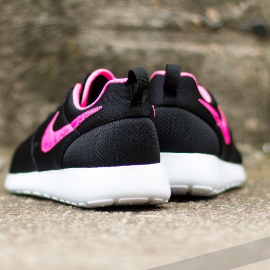 Black pink 2025 roshe run
