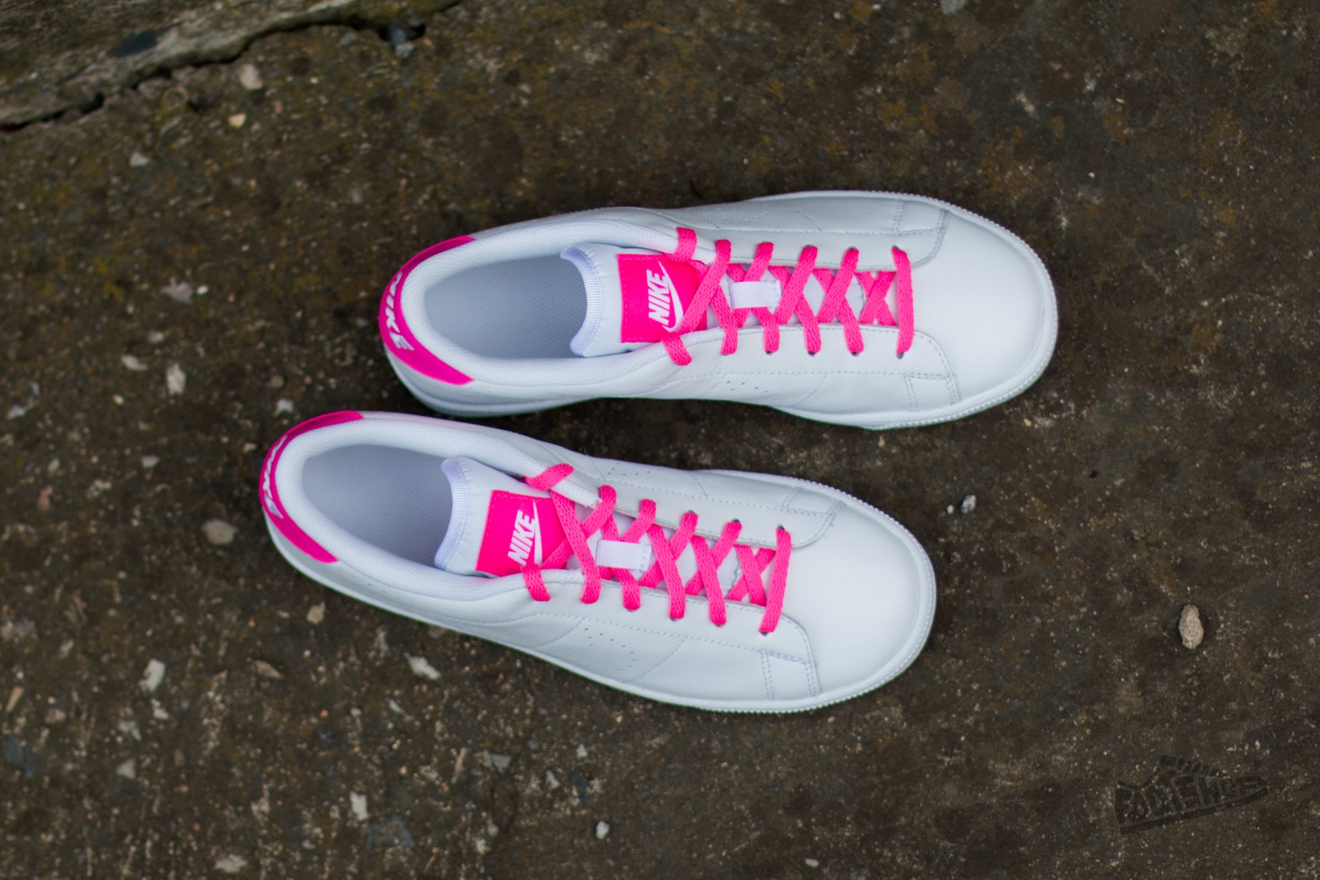 Women's shoes Nike Tennis Classic Premium (GS) White/ White-Pink Blast