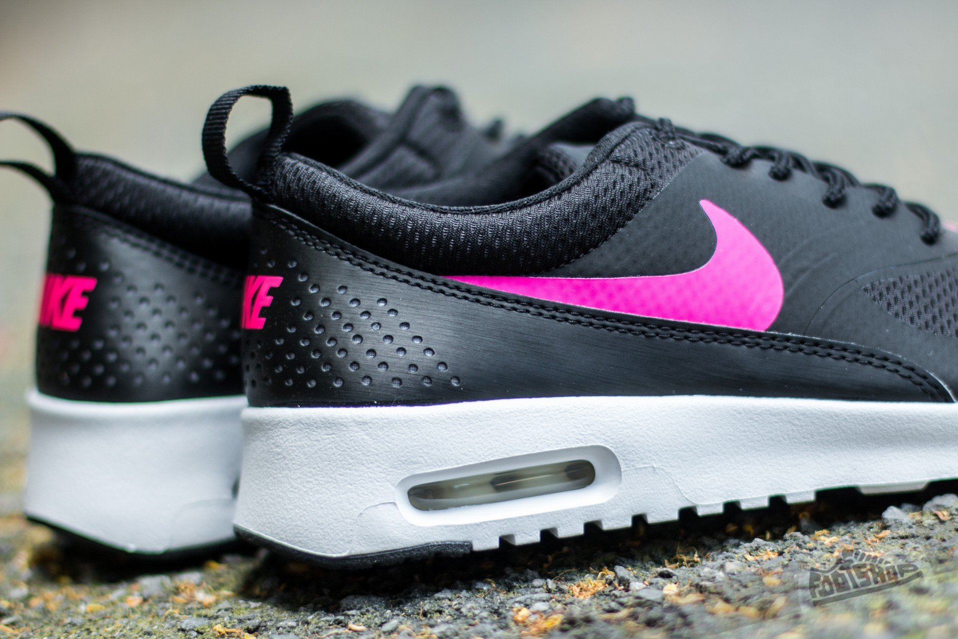 Buty damskie Nike Air Max Thea (GS) Black/ Hyper Pink-White 