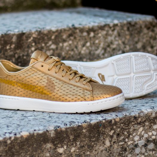 Women s shoes Nike W Tennis Classic Ultra Premium Metallic Gold Flat Gold Footshop