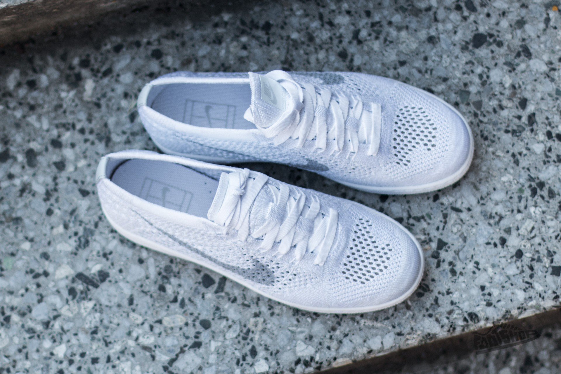 Nike tennis classic discount ultra flyknit women's