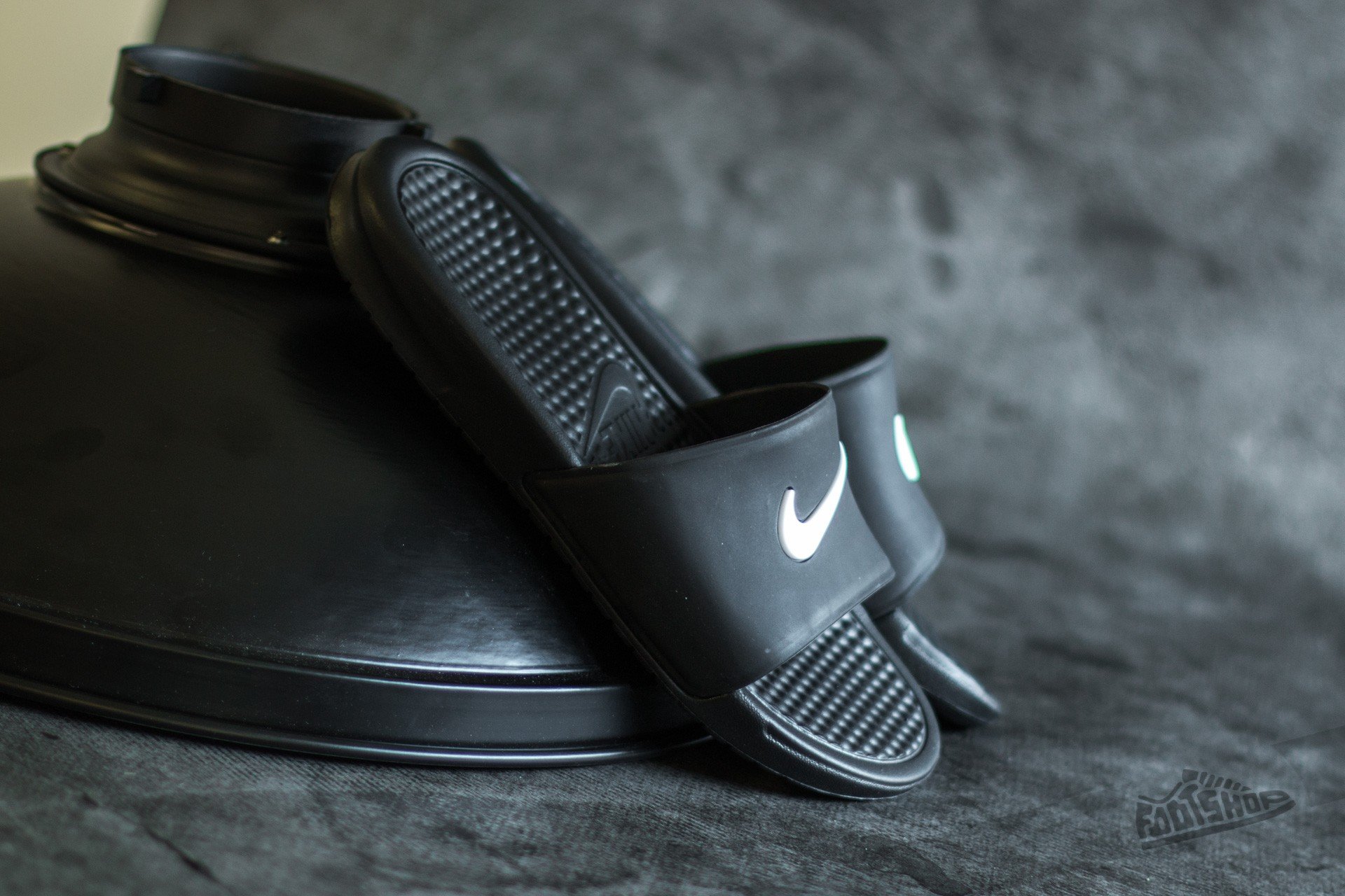 Nike benassi shower cheap