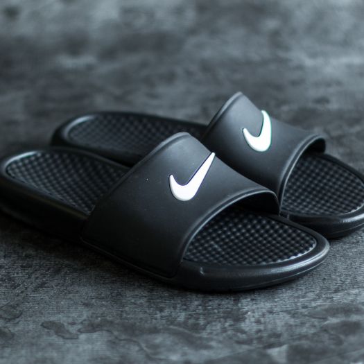 women's nike benassi slides