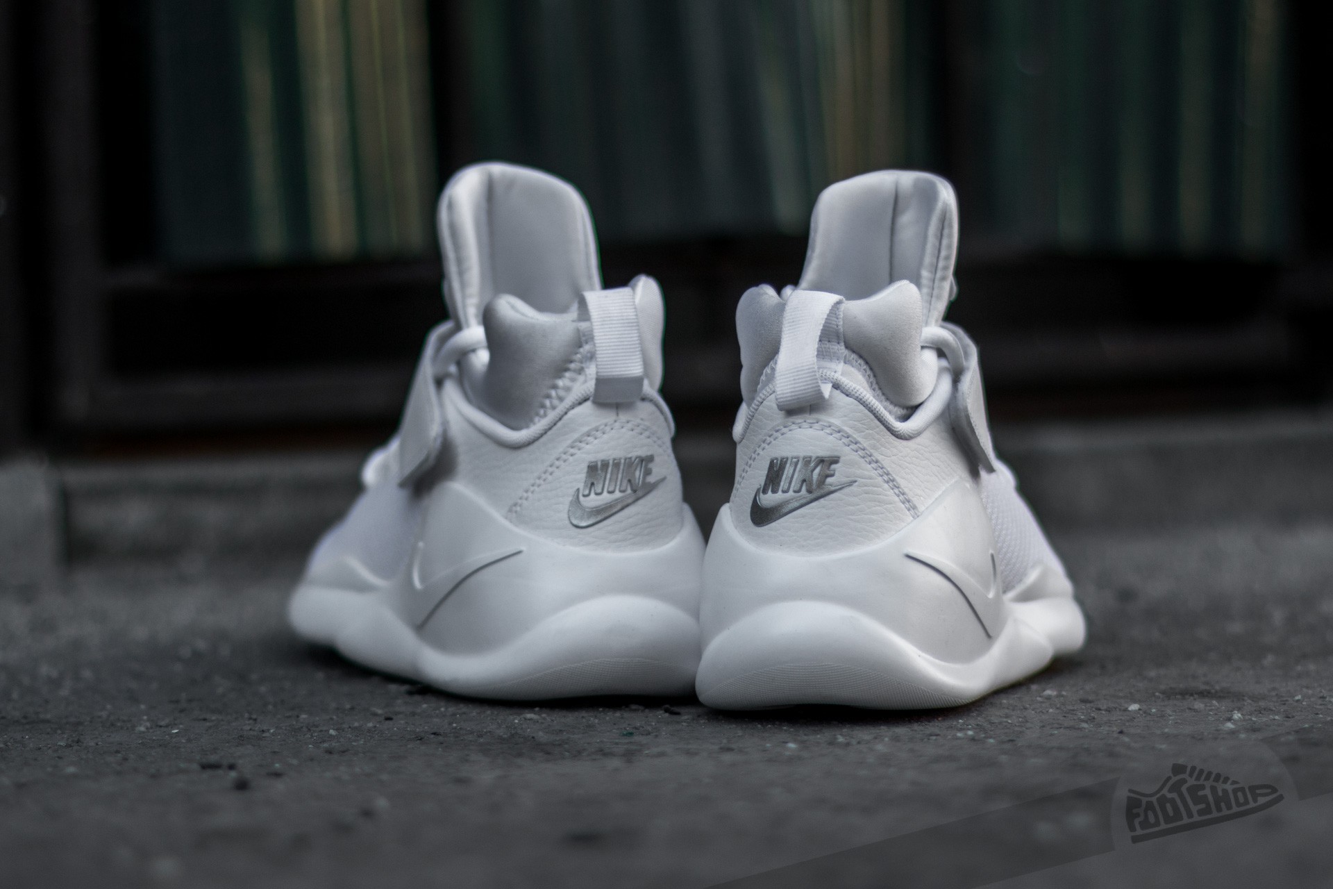 Nike kwazi white shoes sales