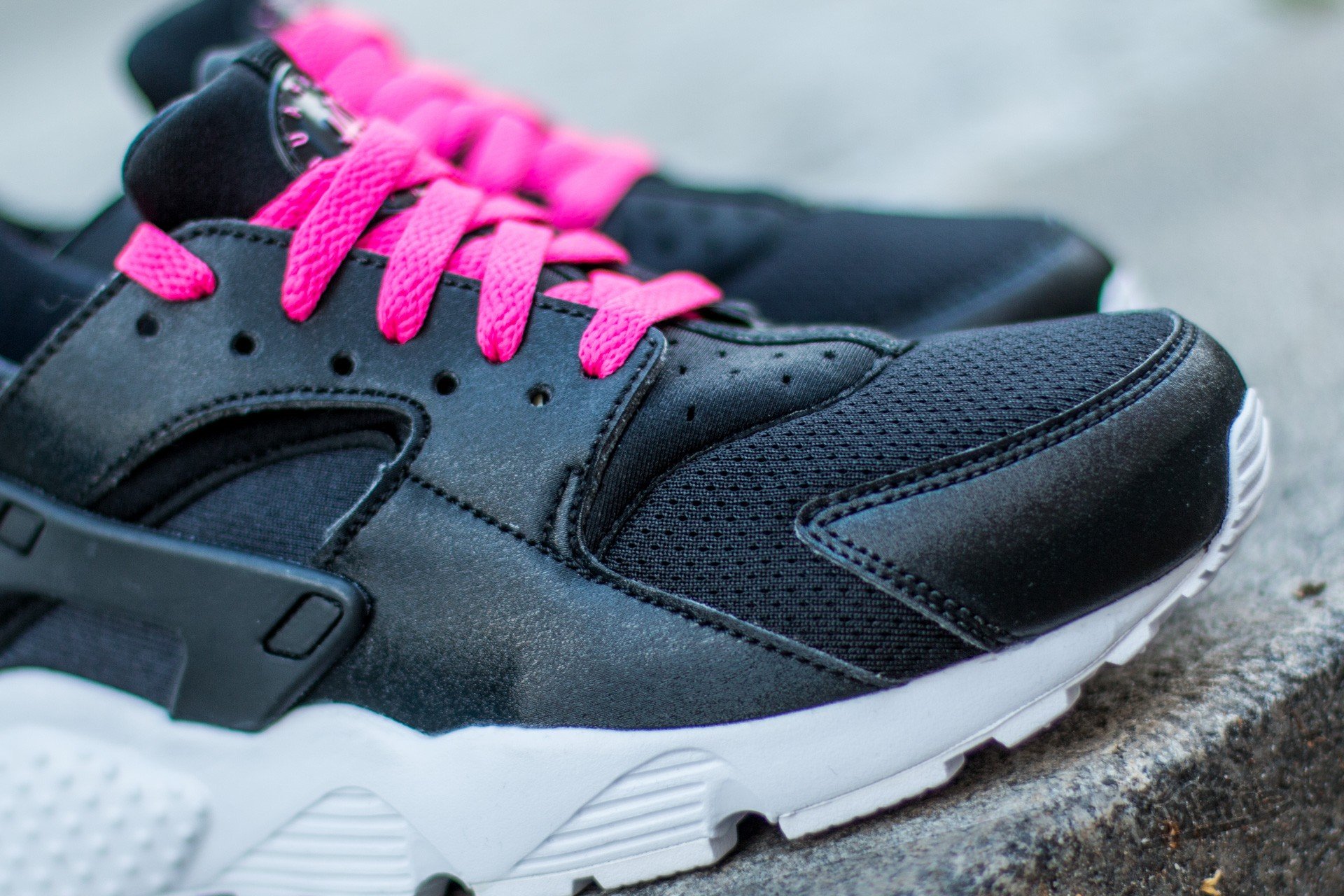 Damen Sneaker und Schuhe Nike Huarache Run GS Black White Pink Blast Footshop