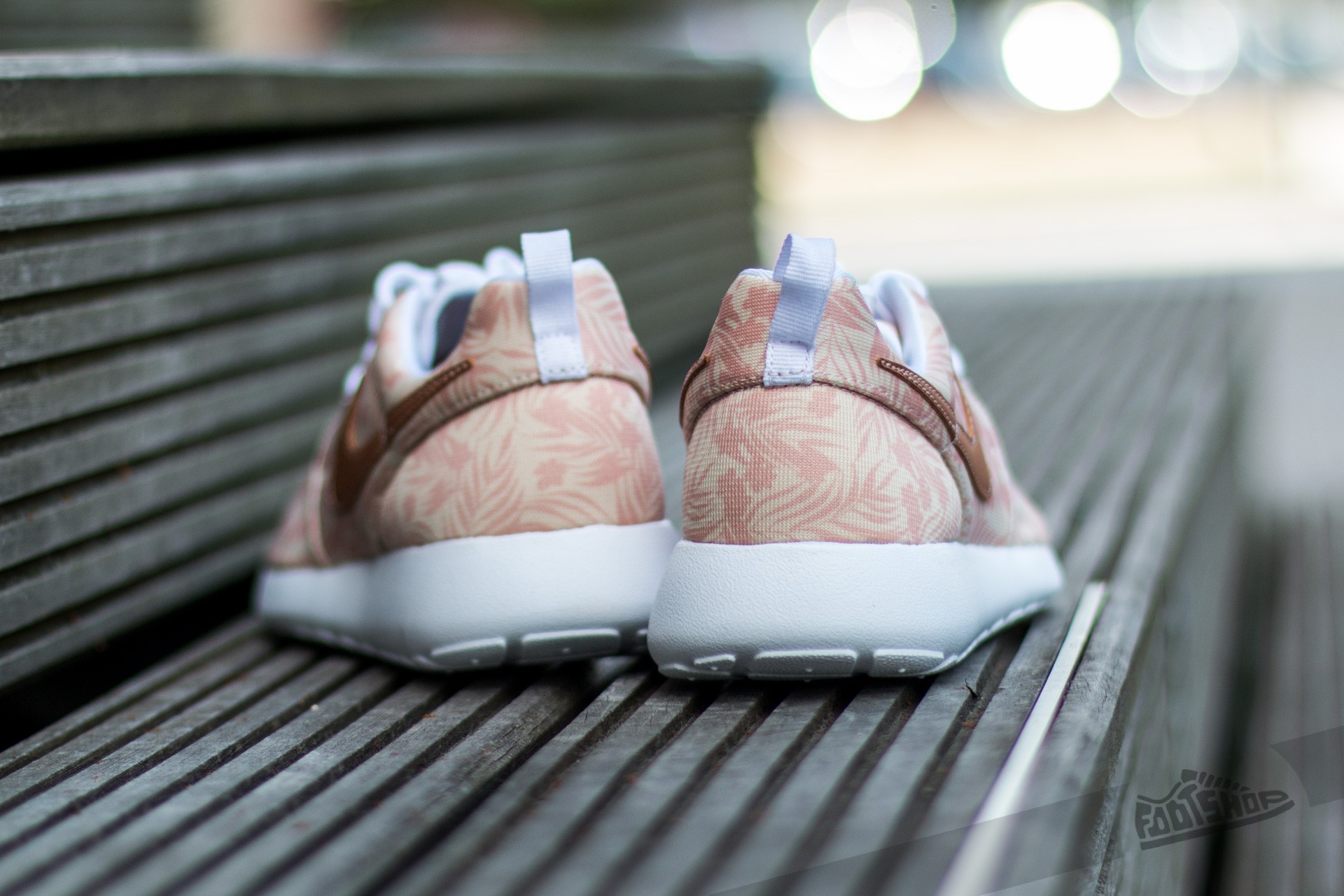 Dámské tenisky a boty Nike Roshe One Print (GS) Pearl White/ Metalic Red Bronz-Arctic Orange