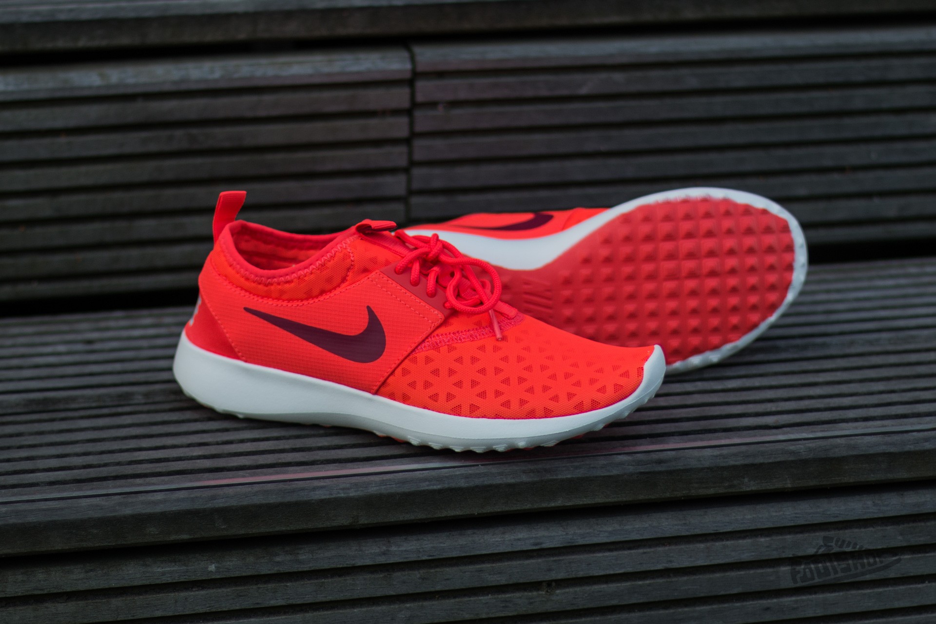 Nike juvenate red sail cheap