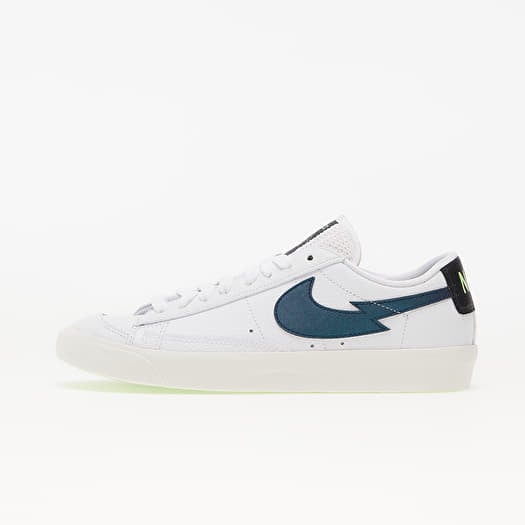 Kids sneakers and shoes Nike Blazer Low 77 GS White