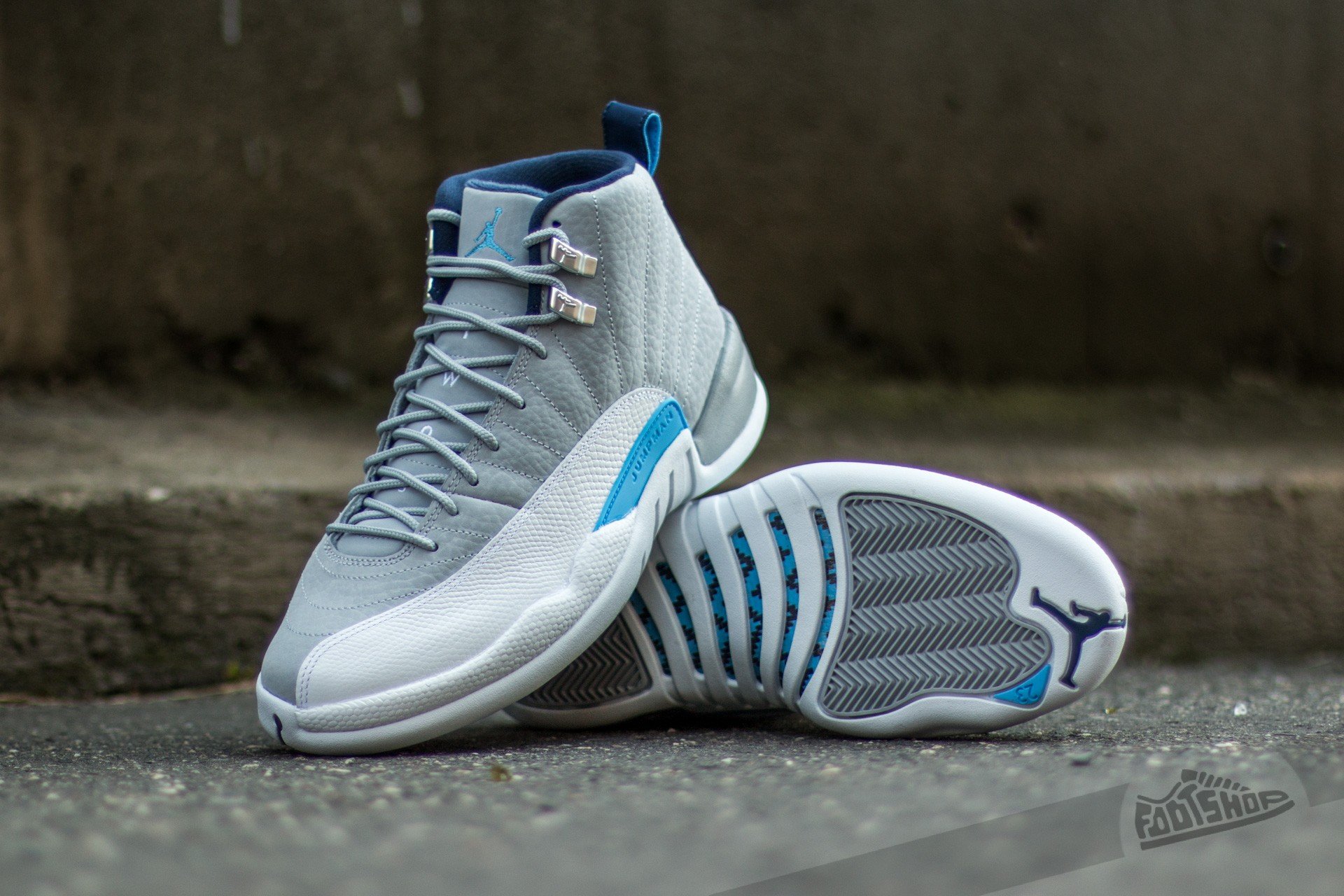 Air jordan 12 grey best sale university blue