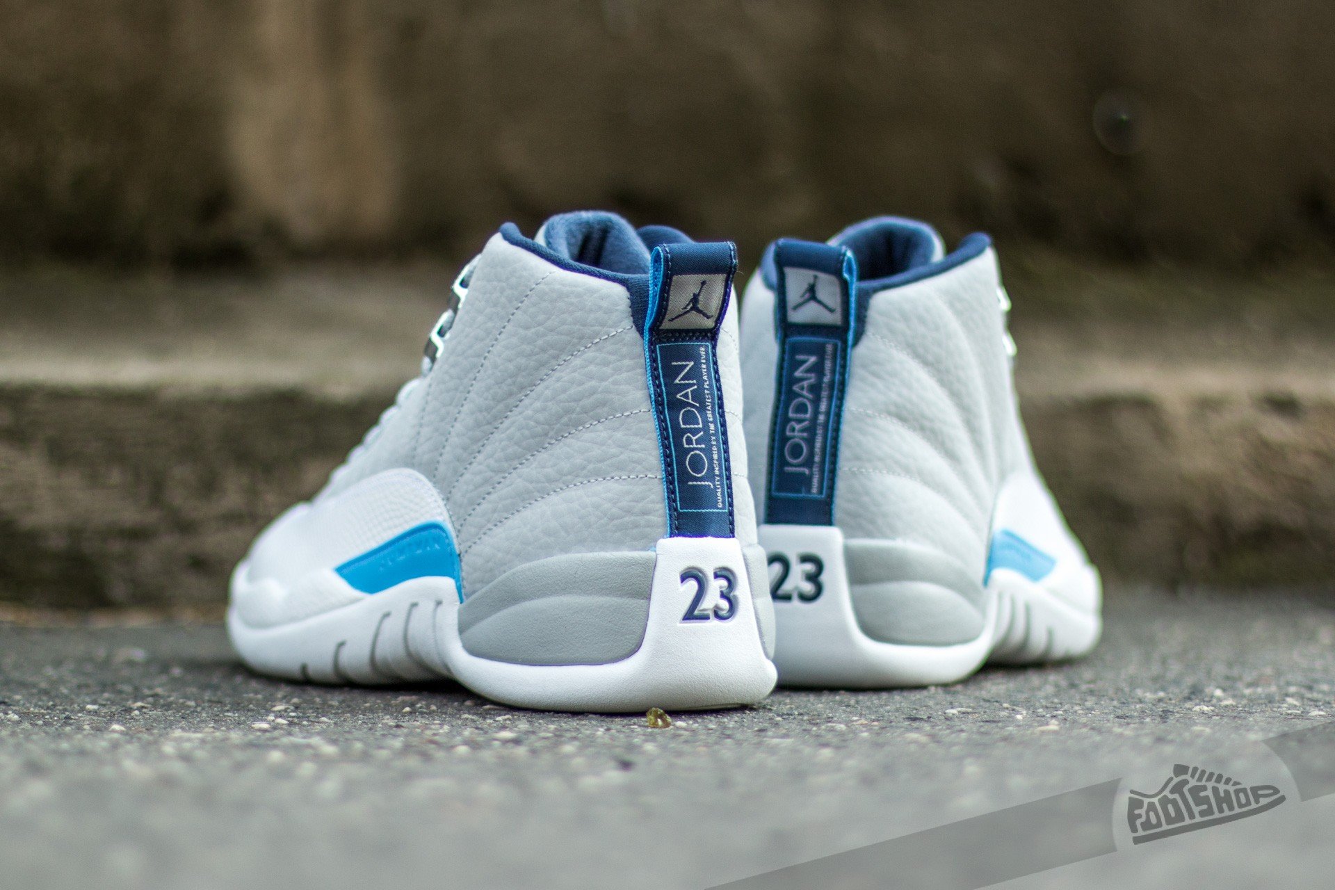 Jordan 12 retro grey university blue sales