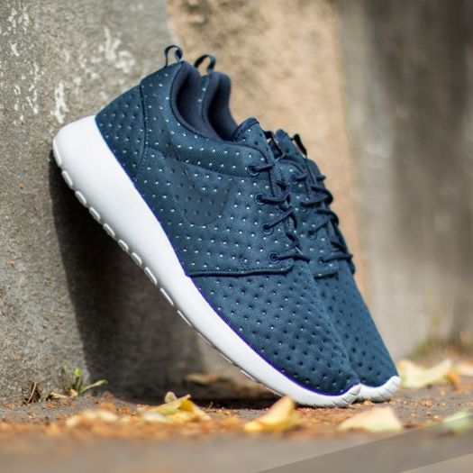 Nike men's roshe one se shoes top