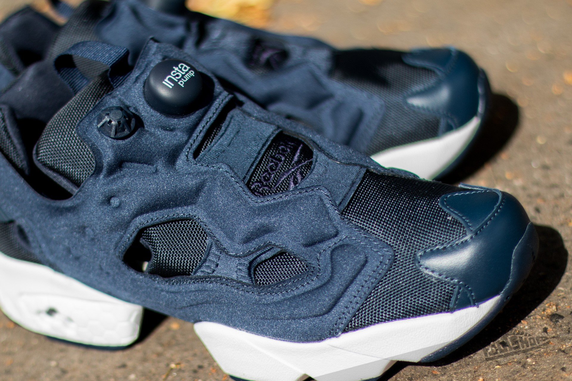 reebok insta pump fury navy print trainers