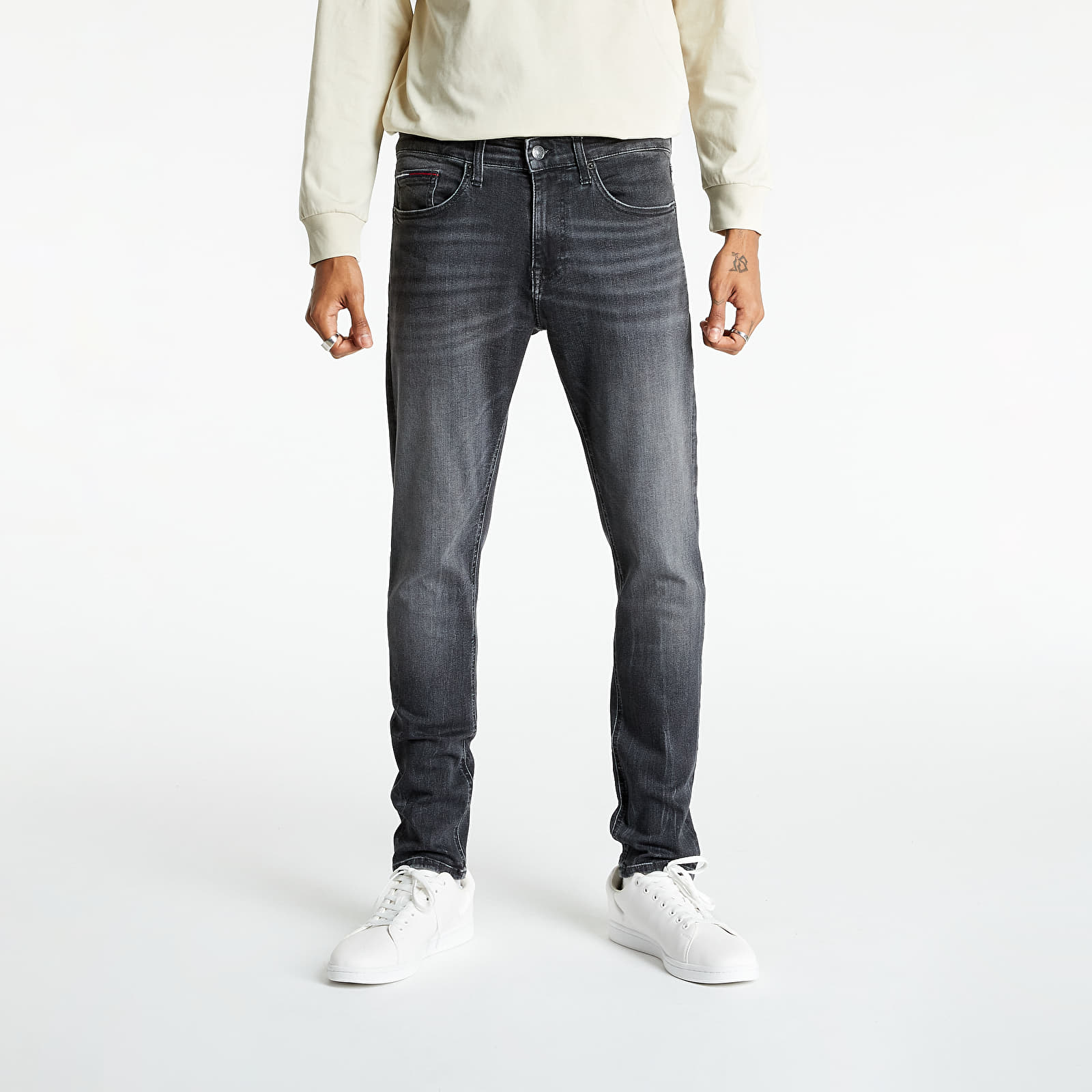 Nadrágok Tommy Jeans Austin Slim Tapered Jeans Dyn Barry Bk Str